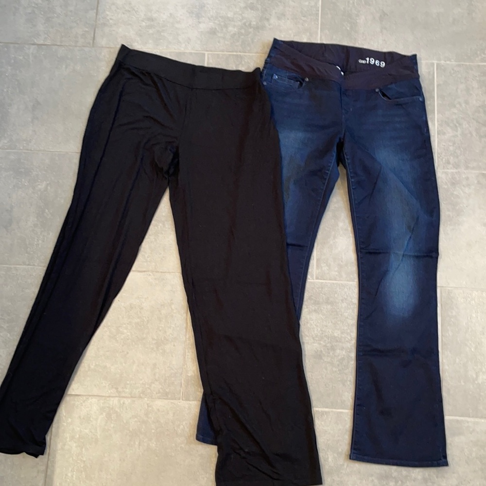 Bundle Gap maternity jeans and lounge pants